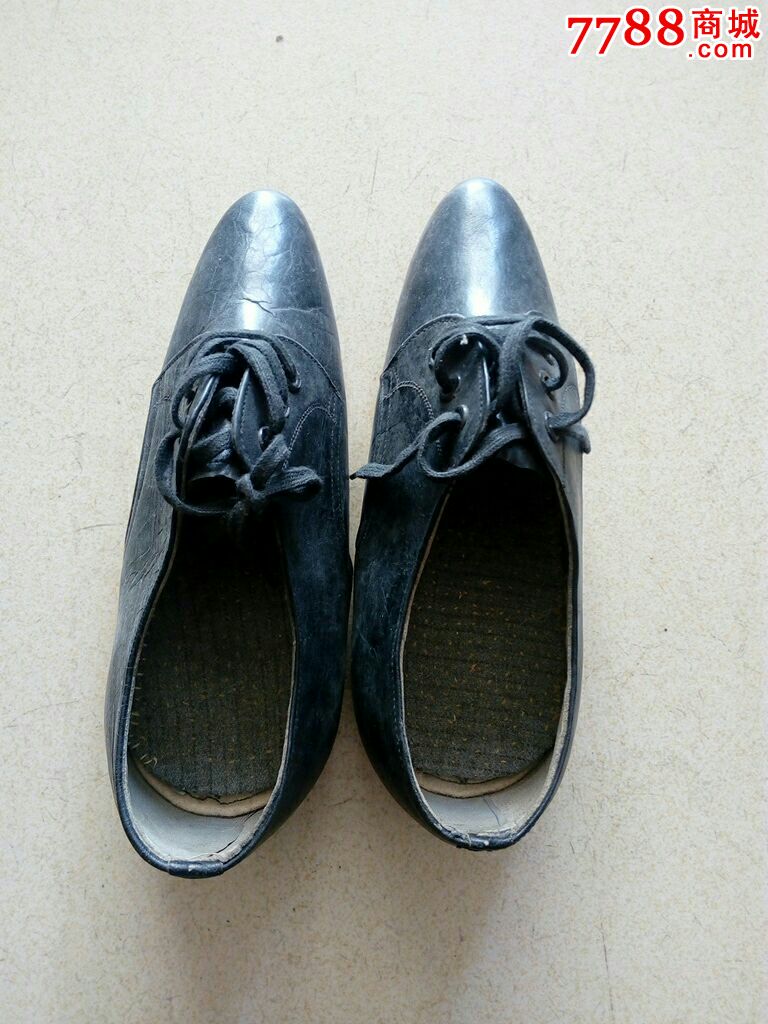 清代小脚皮鞋