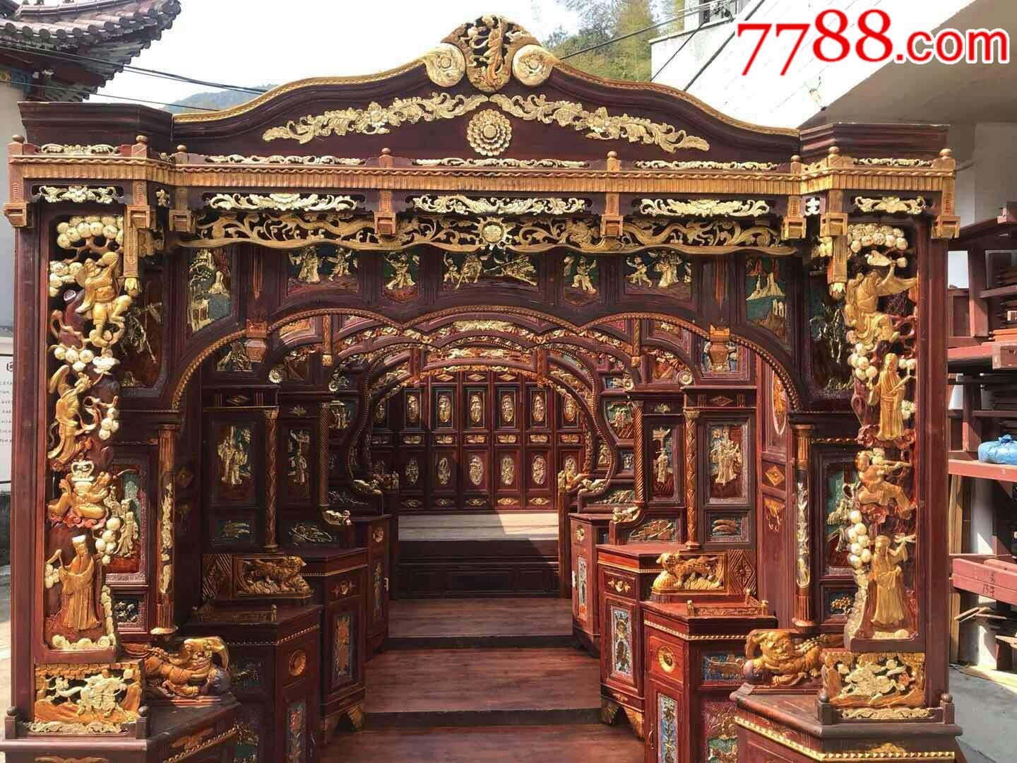 收藏级精品～民国鎏金雕刻五进拔步千工床,保存完好,该床工艺讲究手法