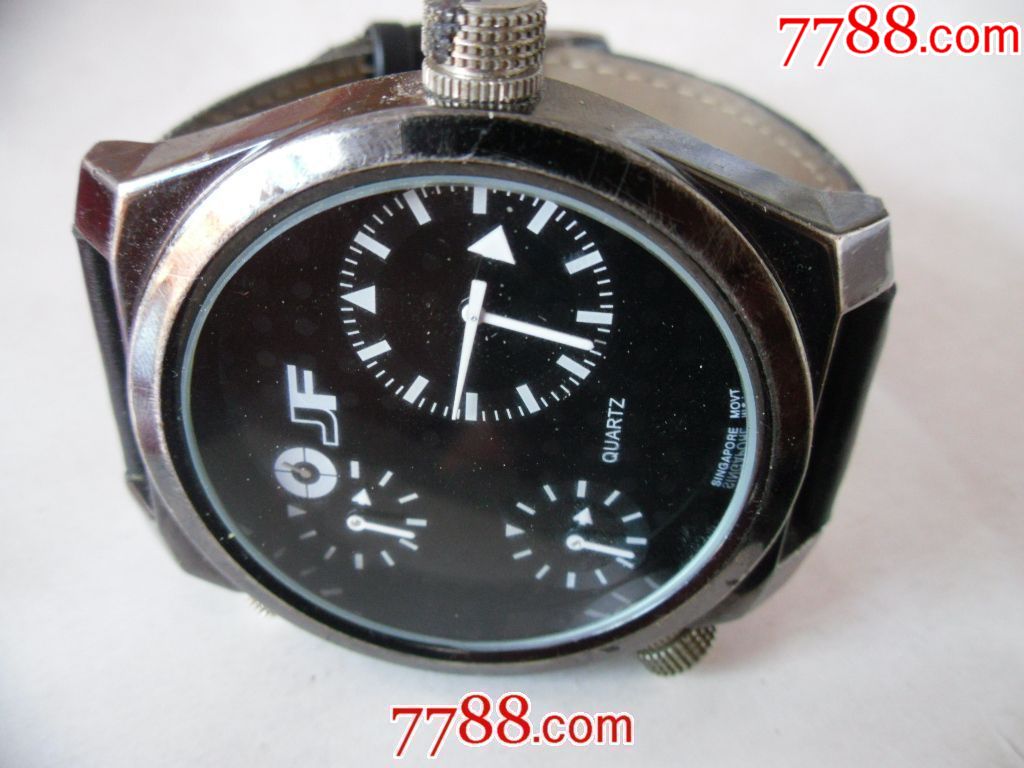 新加坡制造黑烤漆花纹盘三个时区【j.f】男士石英古董老表一块!