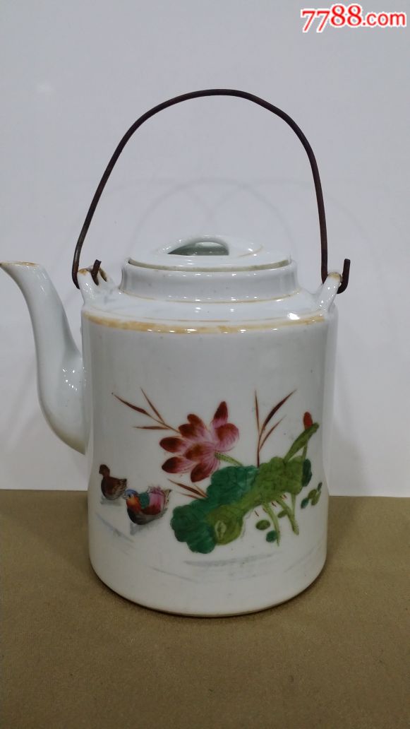 七十年代景德镇纯手绘茶壶