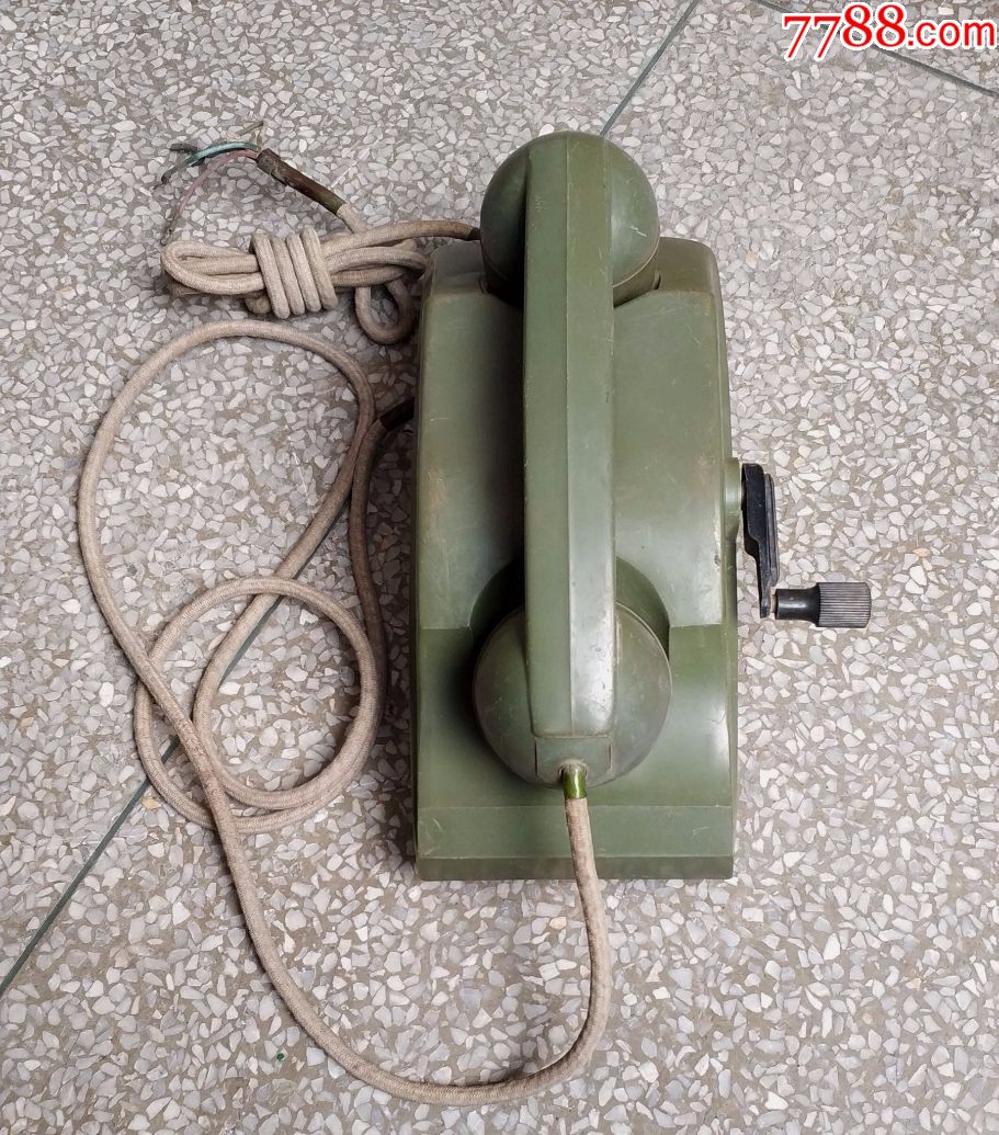 老式军用手摇电话机图片