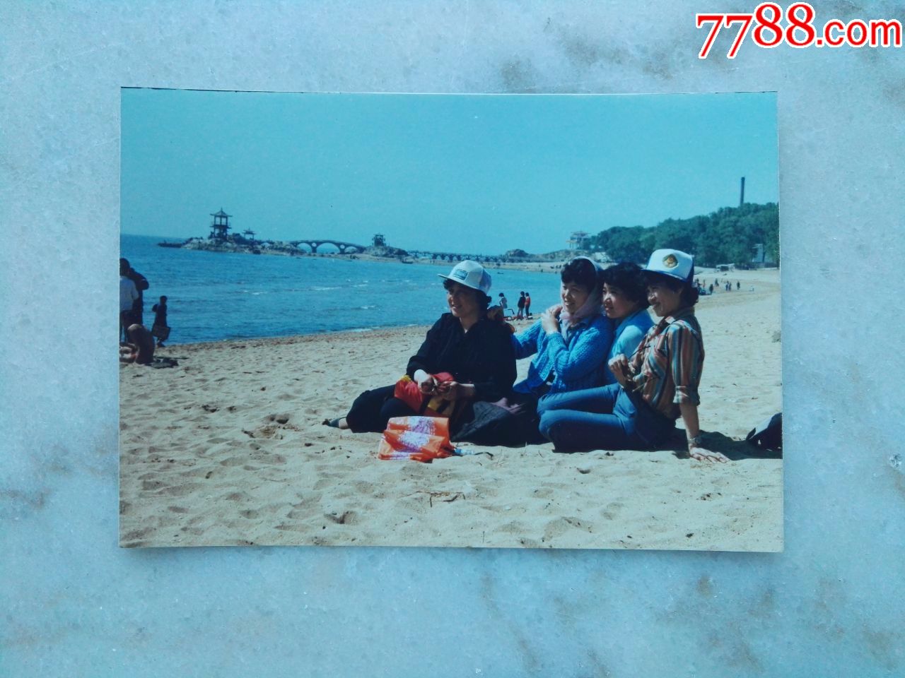 海边美女,早期老彩照-价格:1元-se59613396-老照片-零售-7788收藏