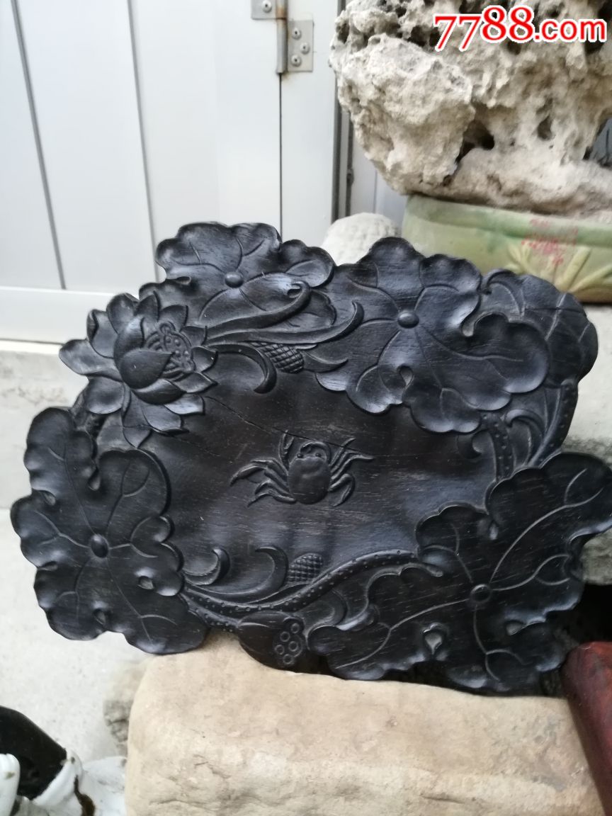 荷叶连连檀木摆件