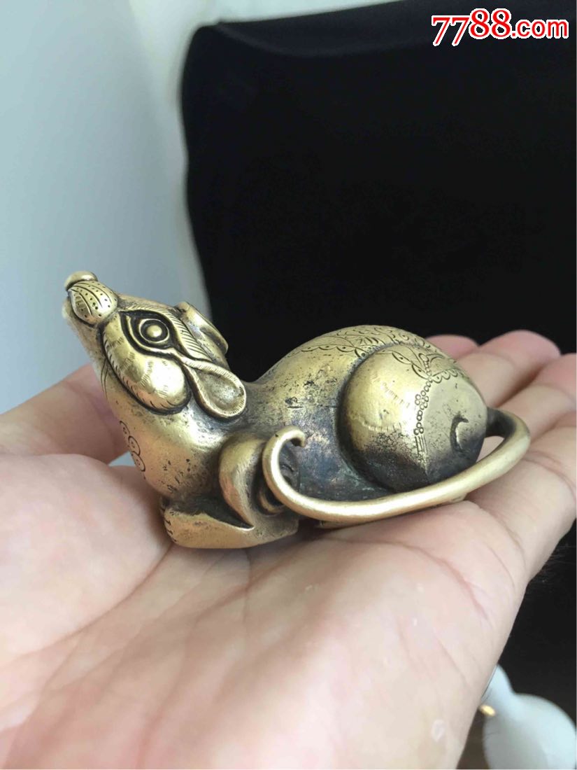 清代黄财神手中吐宝鼠