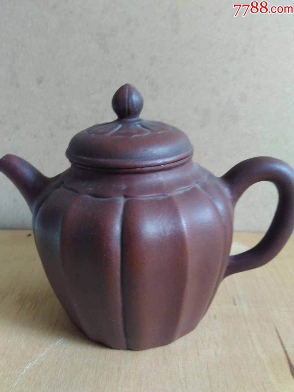 宜兴松亭自造款宝菱壶