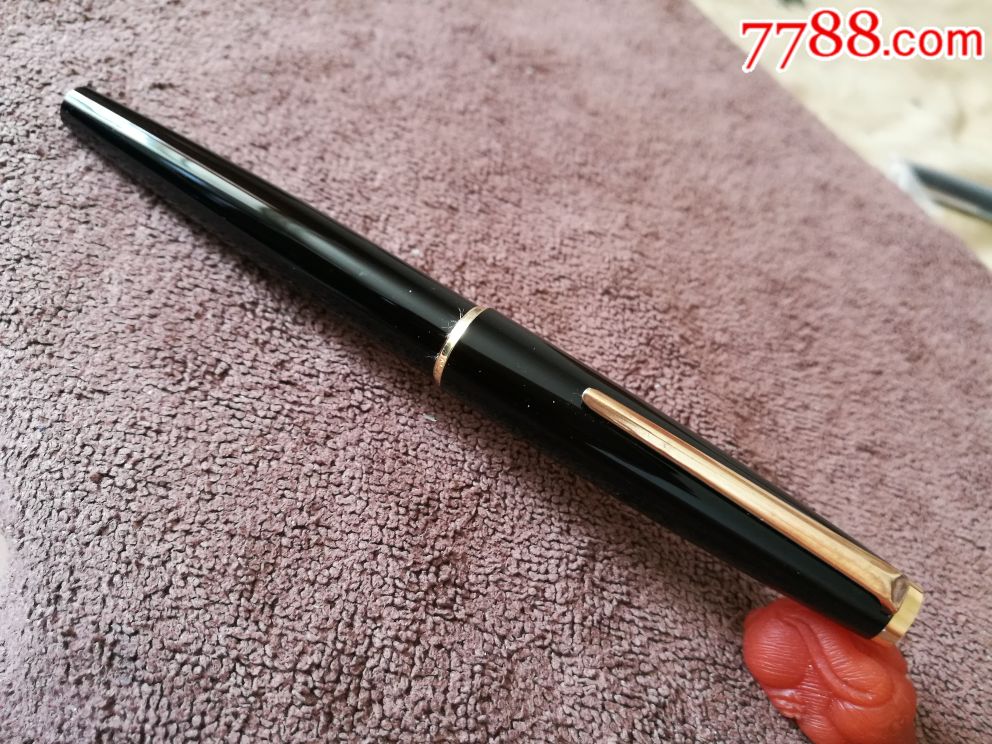 万宝龙320系列钢笔