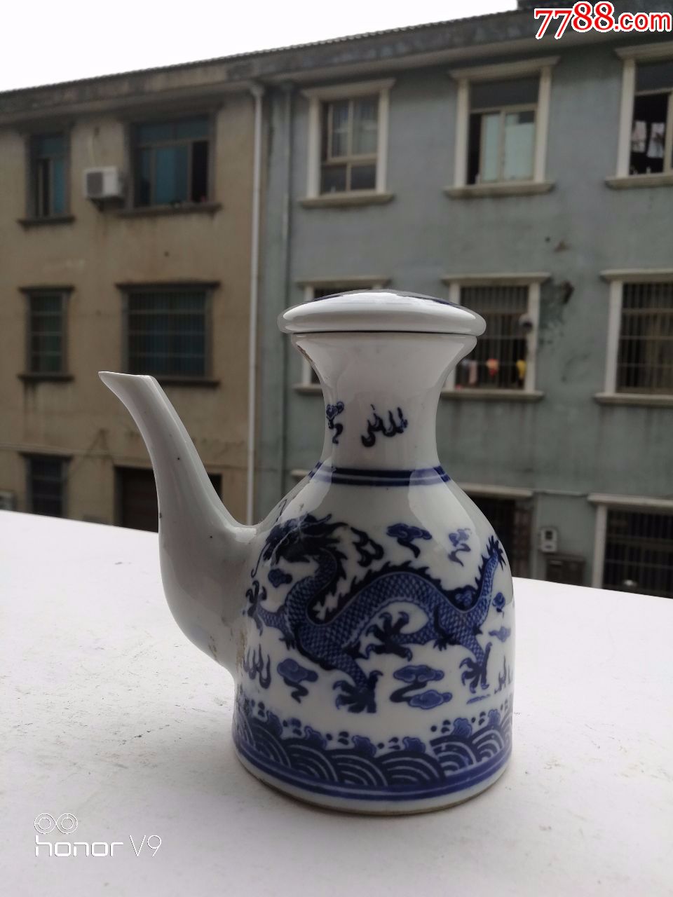 造型独特的景德镇小酒壶