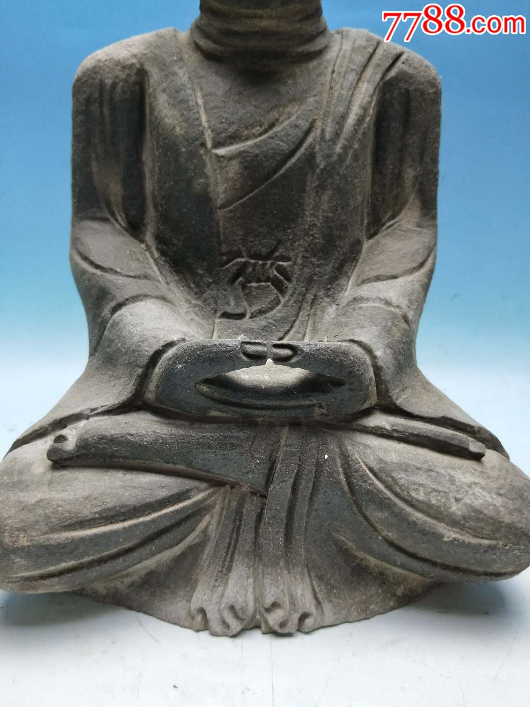 清代青石释迦摩尼佛像