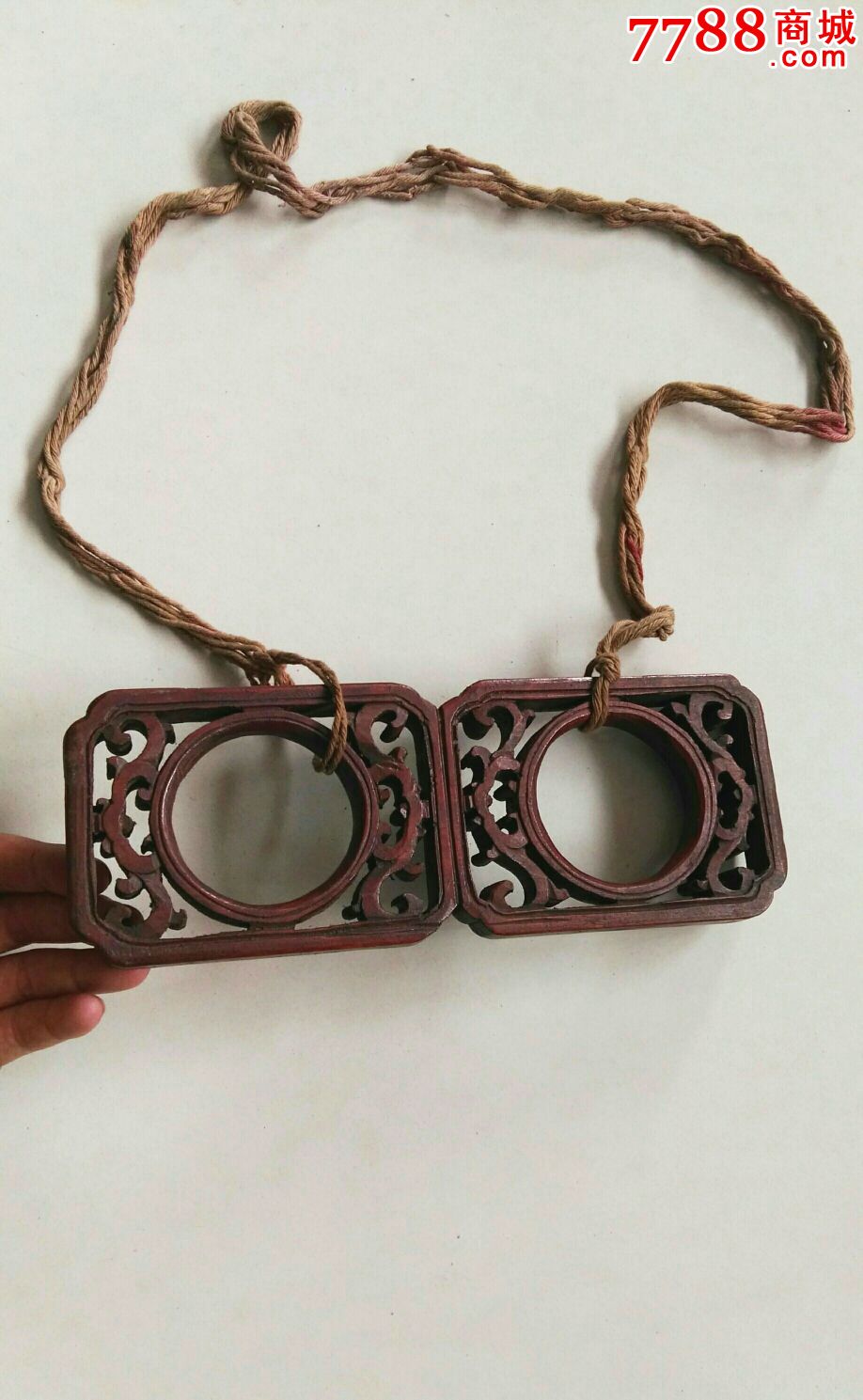 民国镂空纹"三寸金莲缠足脚铐"