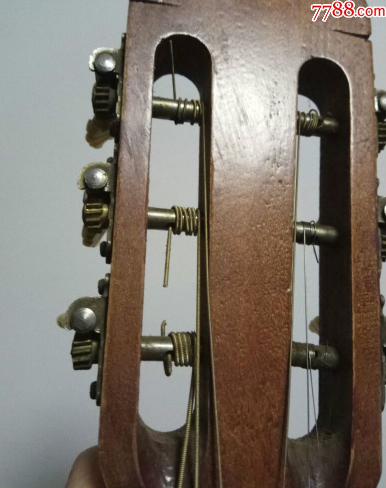 早期地方国营广州梅花牌吉他