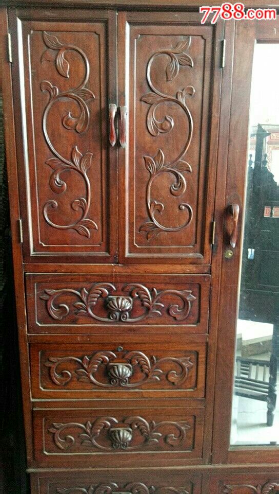 民国花梨木大衣柜.