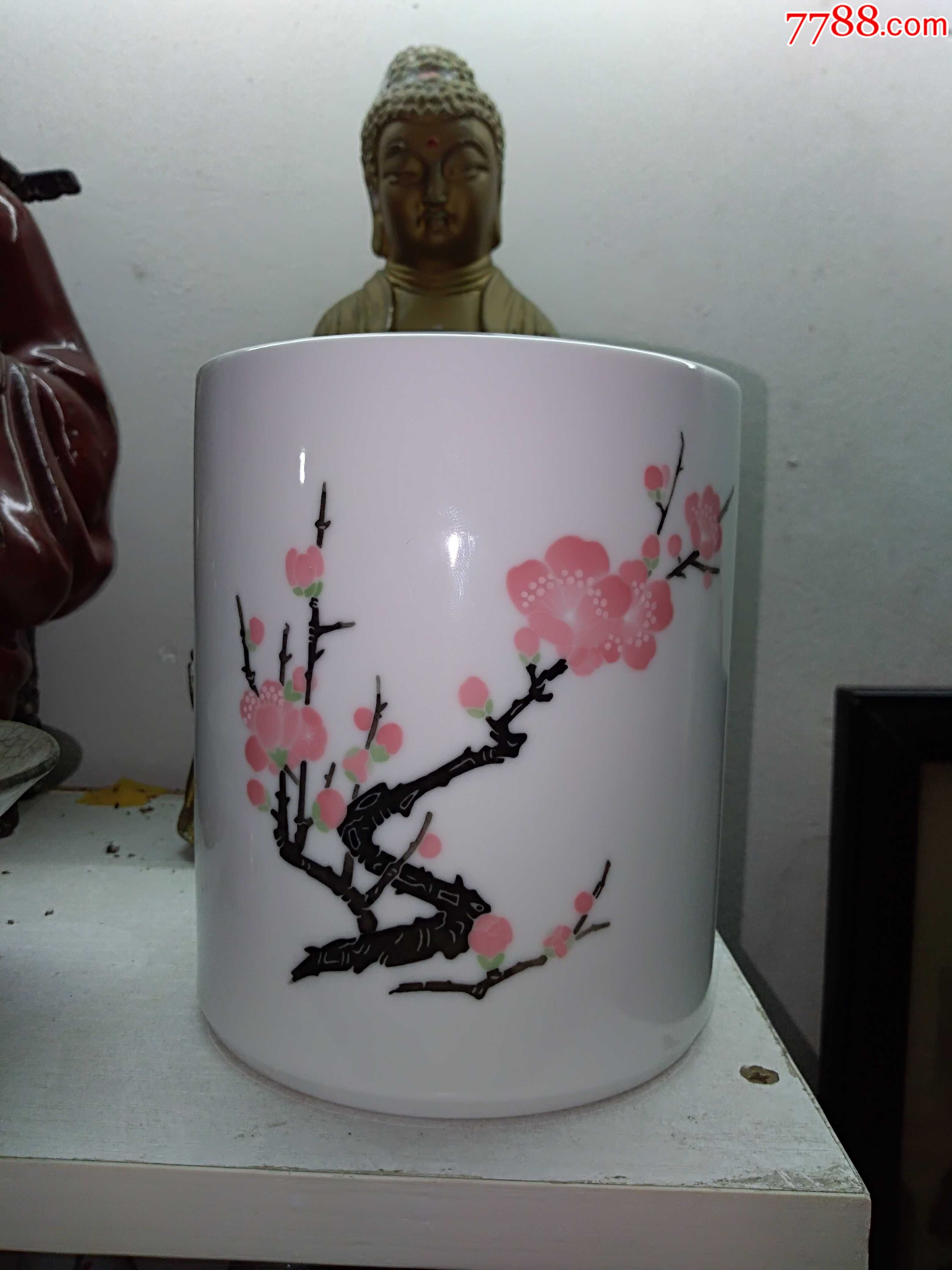 80年代左右的"中国醴陵"款梅花纹笔筒