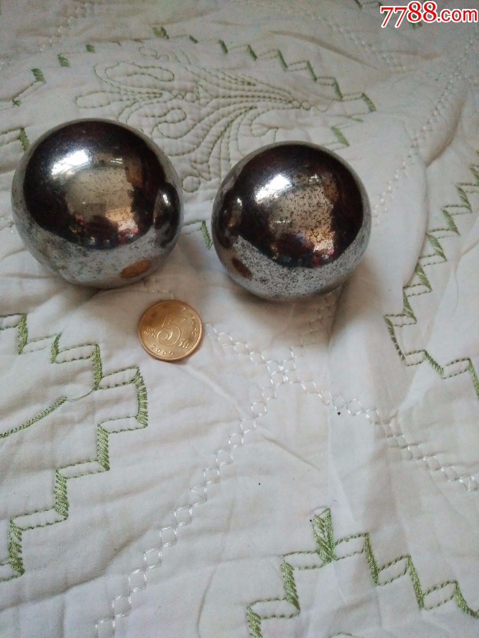 属性: 年代不详,混合铁工艺,玩具,,,,,,,,, 简介: 健身用实心铁球