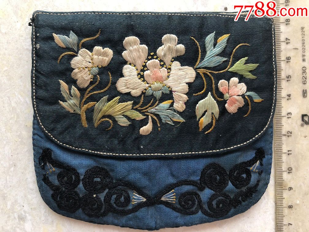 民国老刺绣荷包绣工精致