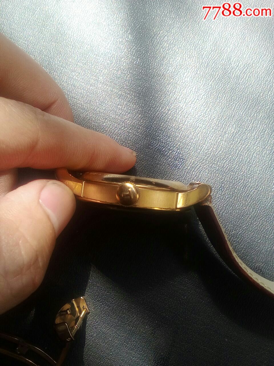 公价4000左右的新款玫瑰金天梭日历男表