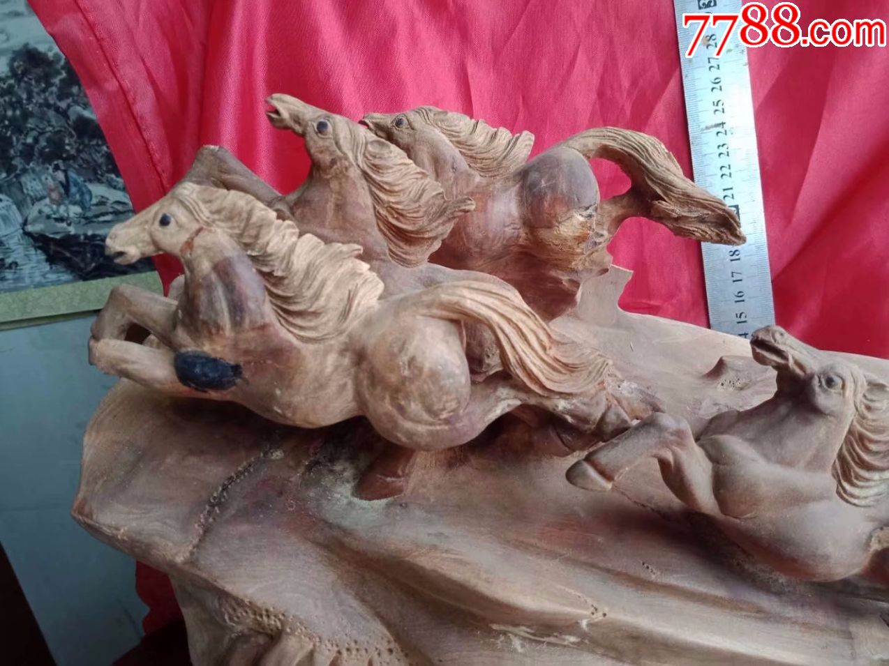 包邮特价,7斤重,檀香榴木雕刻动物驷马难追,局部修补和瑕疵