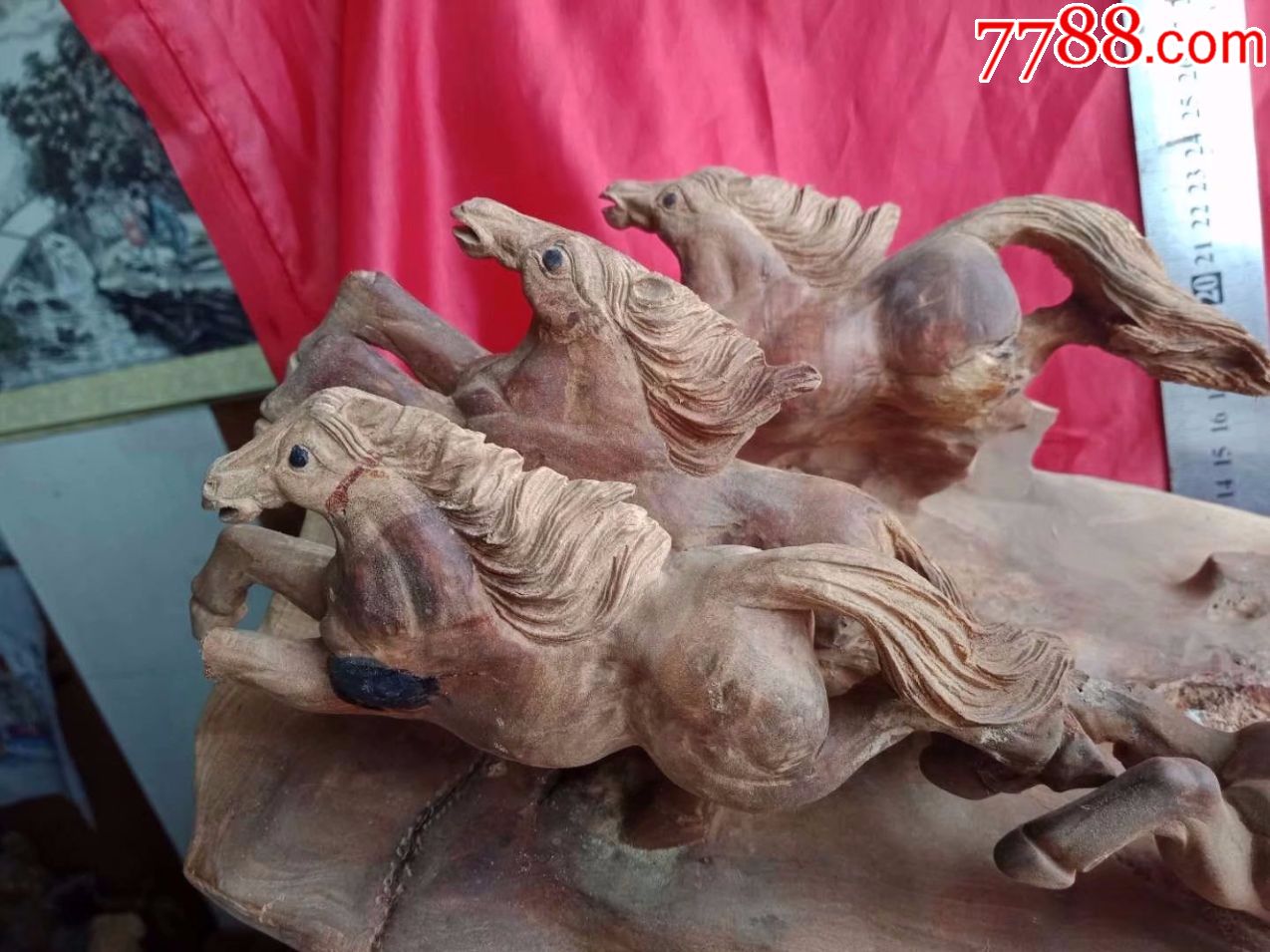 包邮特价,7斤重,檀香榴木雕刻动物驷马难追,局部修补和瑕疵