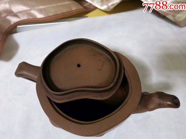 建国初名家沈玉仙款堆梅点彩梅桩紫砂壶