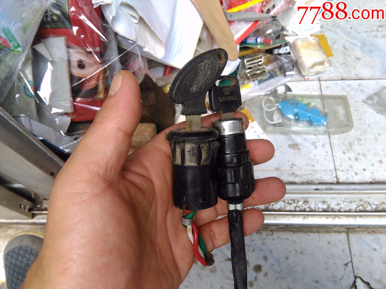 摩托车点火开关2个