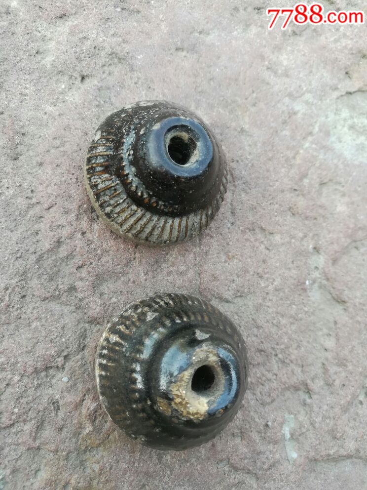 两个成对的宋元陶瓷纺轮(也有人说是权)