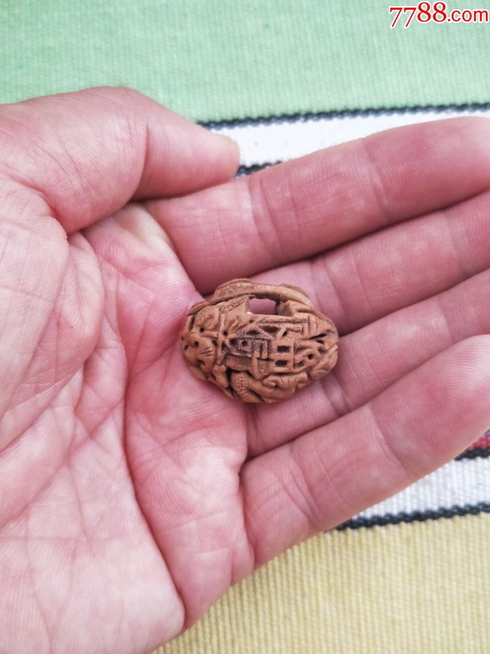 赚人气超精美手工核雕长命百岁吉祥锁