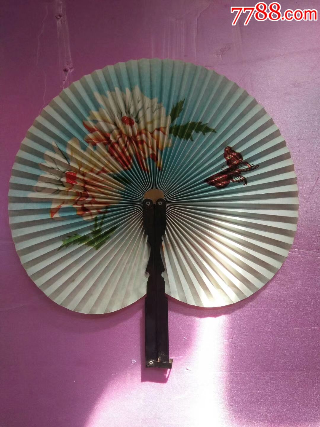 老国货老库存八年代的怀旧多种图案的折扇