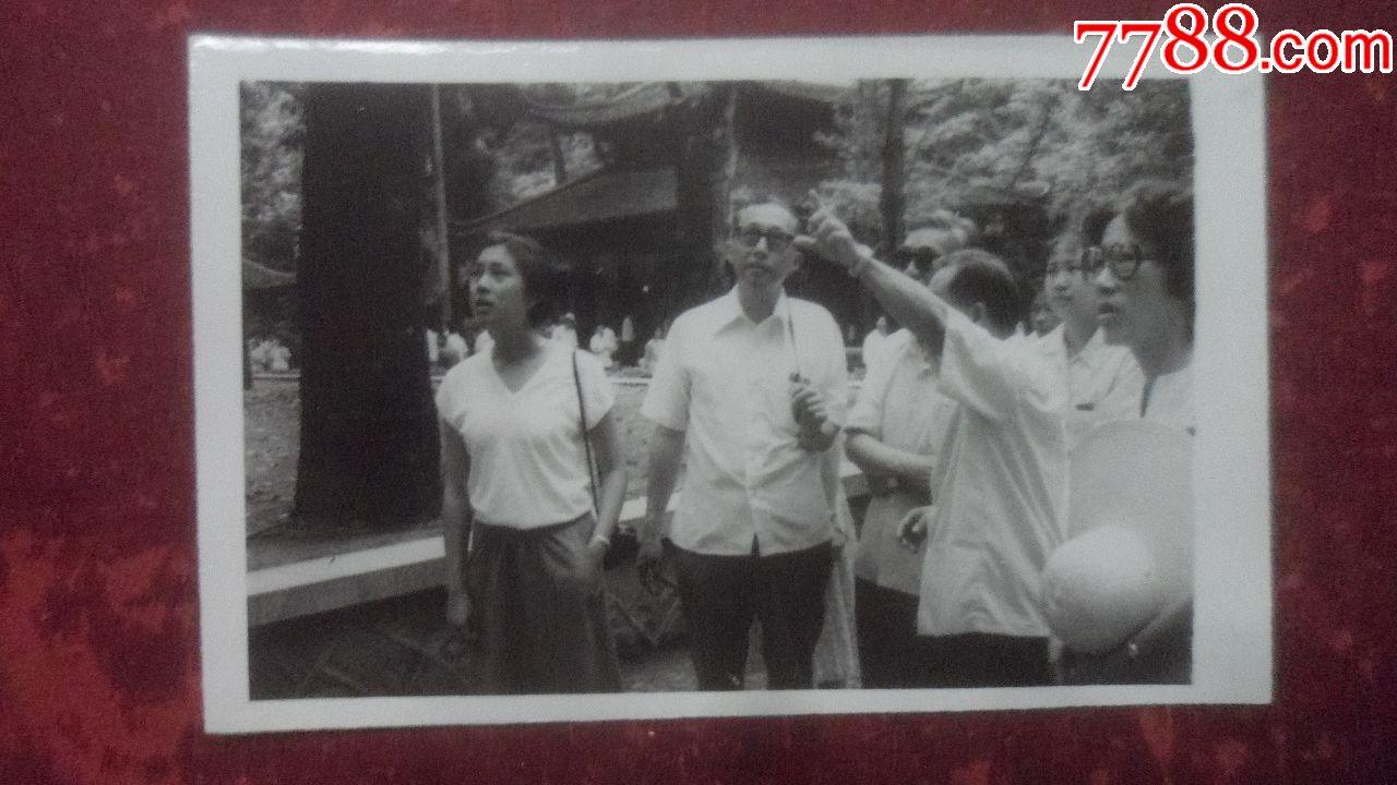 第一批回大陆探亲旅游的台湾同胞1987年