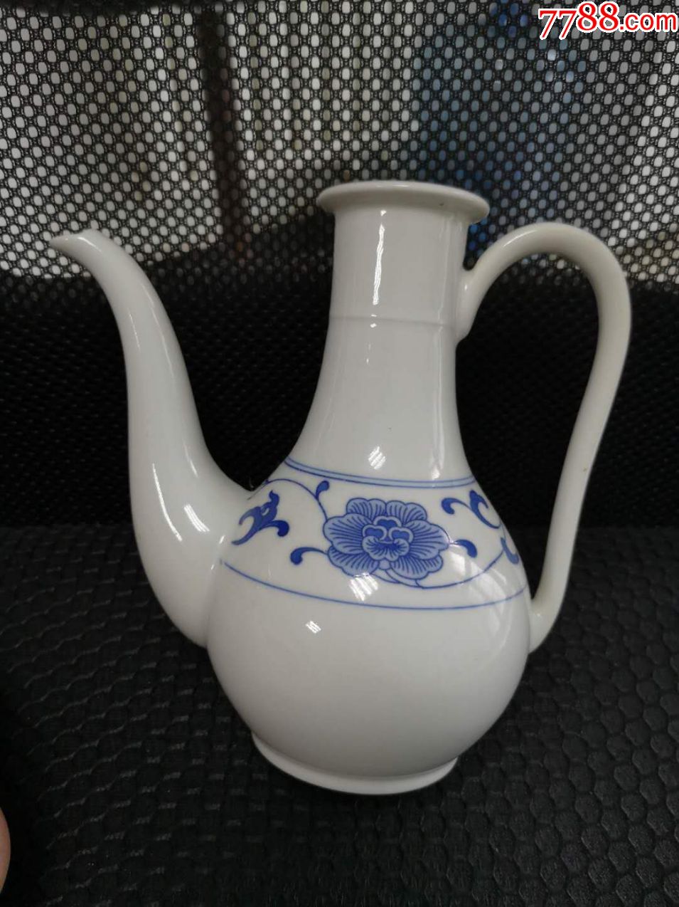 六七十年代景德镇窑青花汾水酒壶