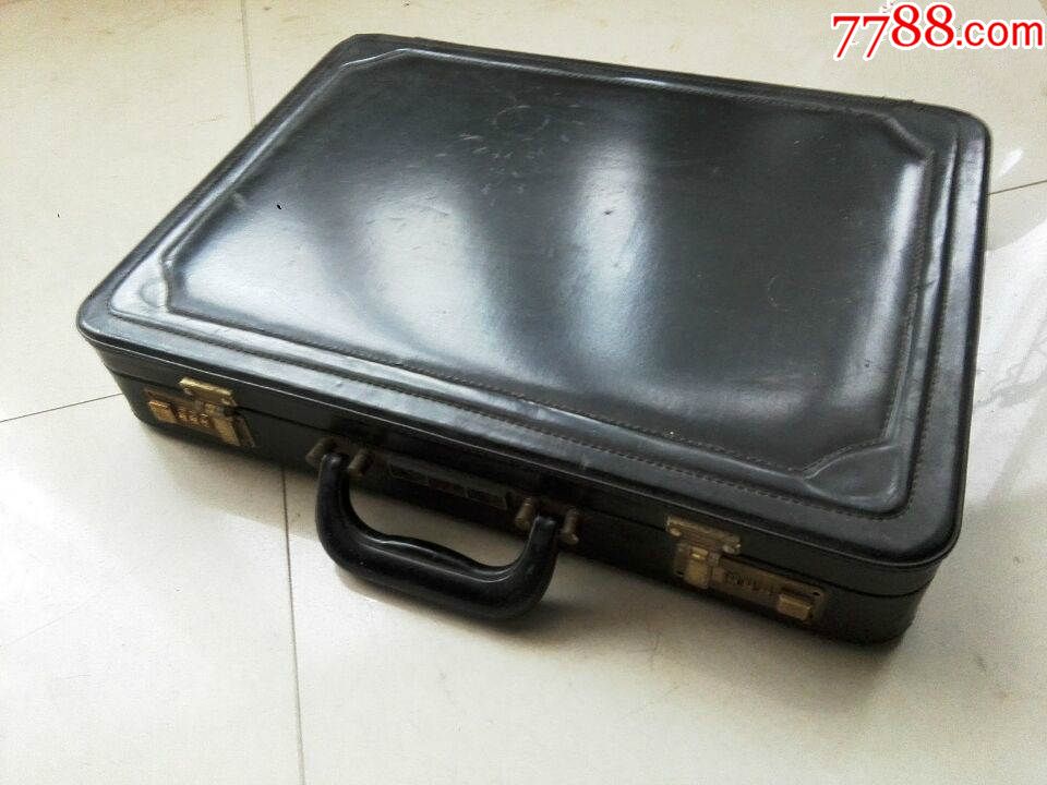 密码箱.老式手提密码箱