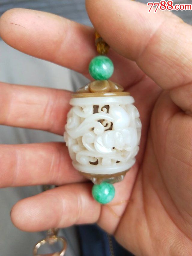 和田白玉香囊镂空雕保真