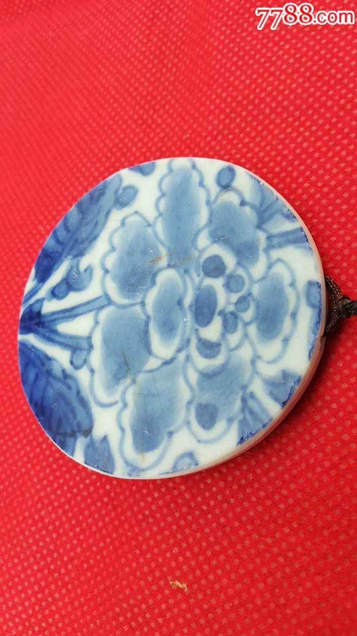 清代康康熙年间绘制青花瓷月季花卉纹寓意月月吉祥之意瓷片打磨吊坠