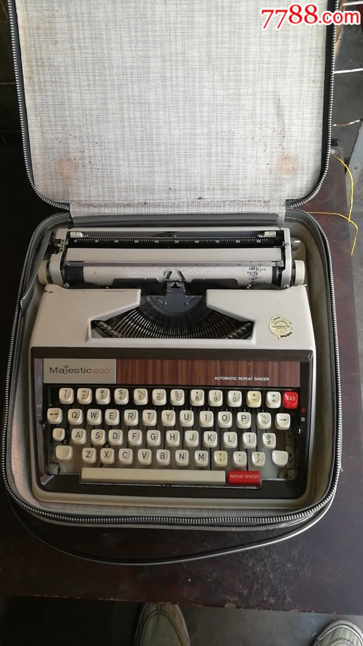 老日本英文打字机