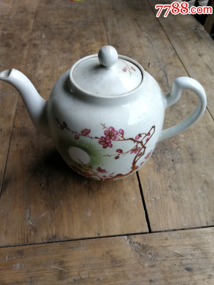 株洲雷打石瓷厂文革花卉茶壶