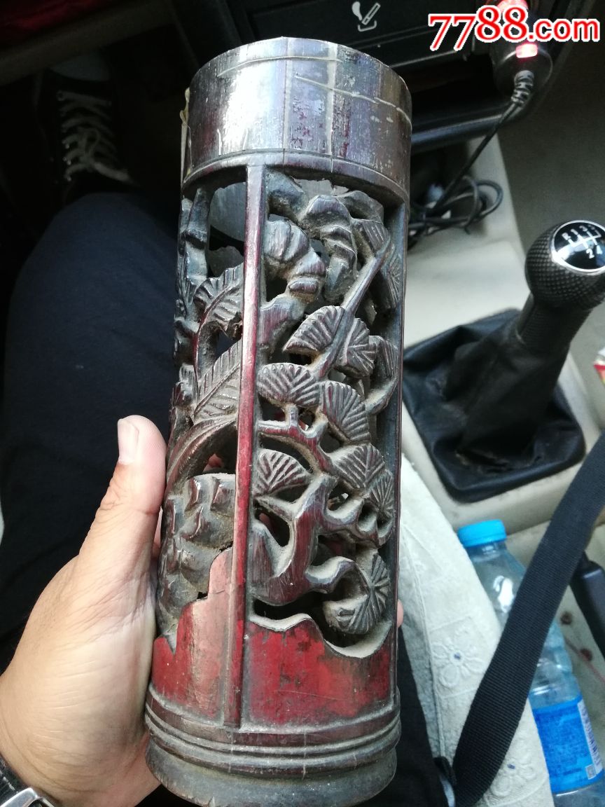 清代镂空竹雕香筒