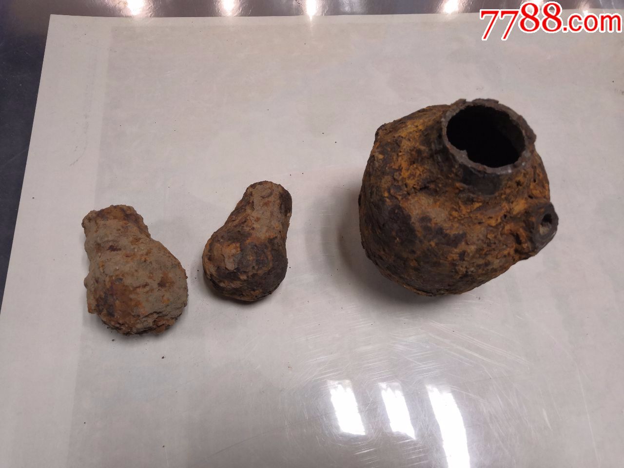 红色收藏抗战时期八路遗留的铁疙瘩3个内空品弱适合展览