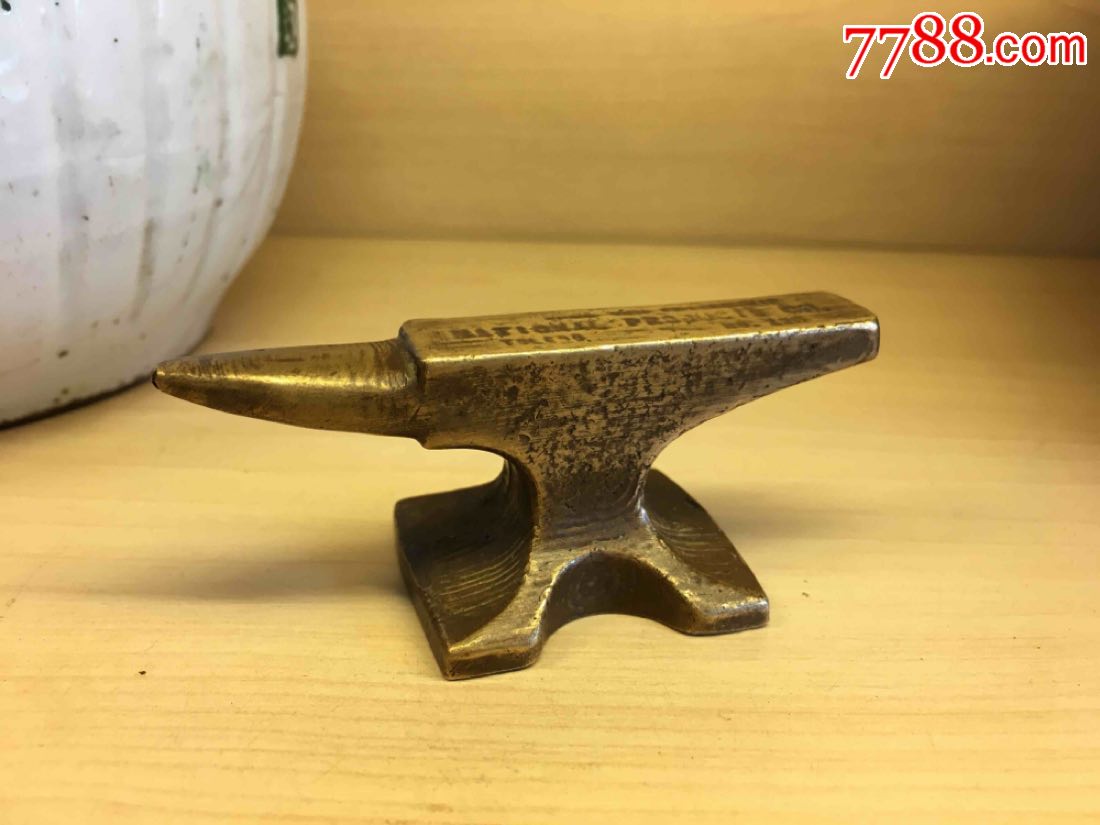 民国时期漂亮的袖珍老铜砧子