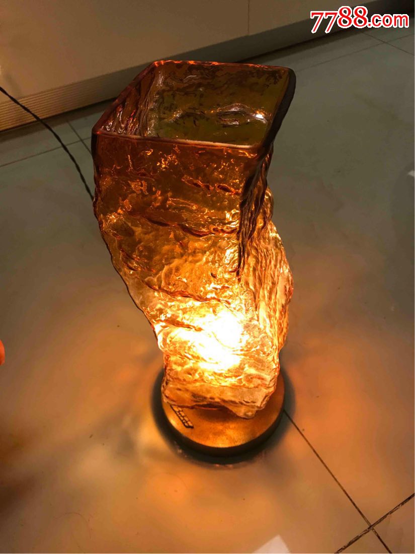 黄玻璃艺术台灯