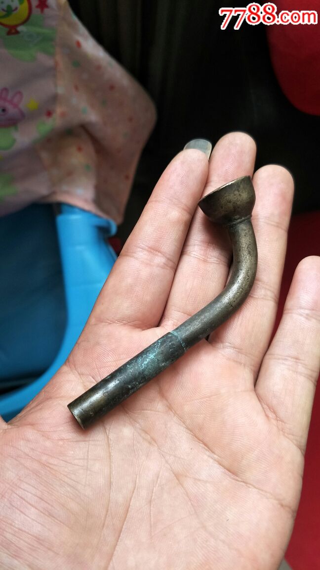 民国很长的烟袋锅