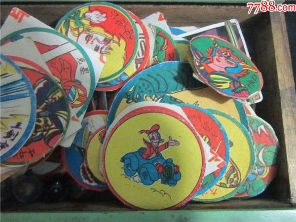 上世纪80年代童年宝物一盒玻璃弹珠卡通人物啪叽一组.