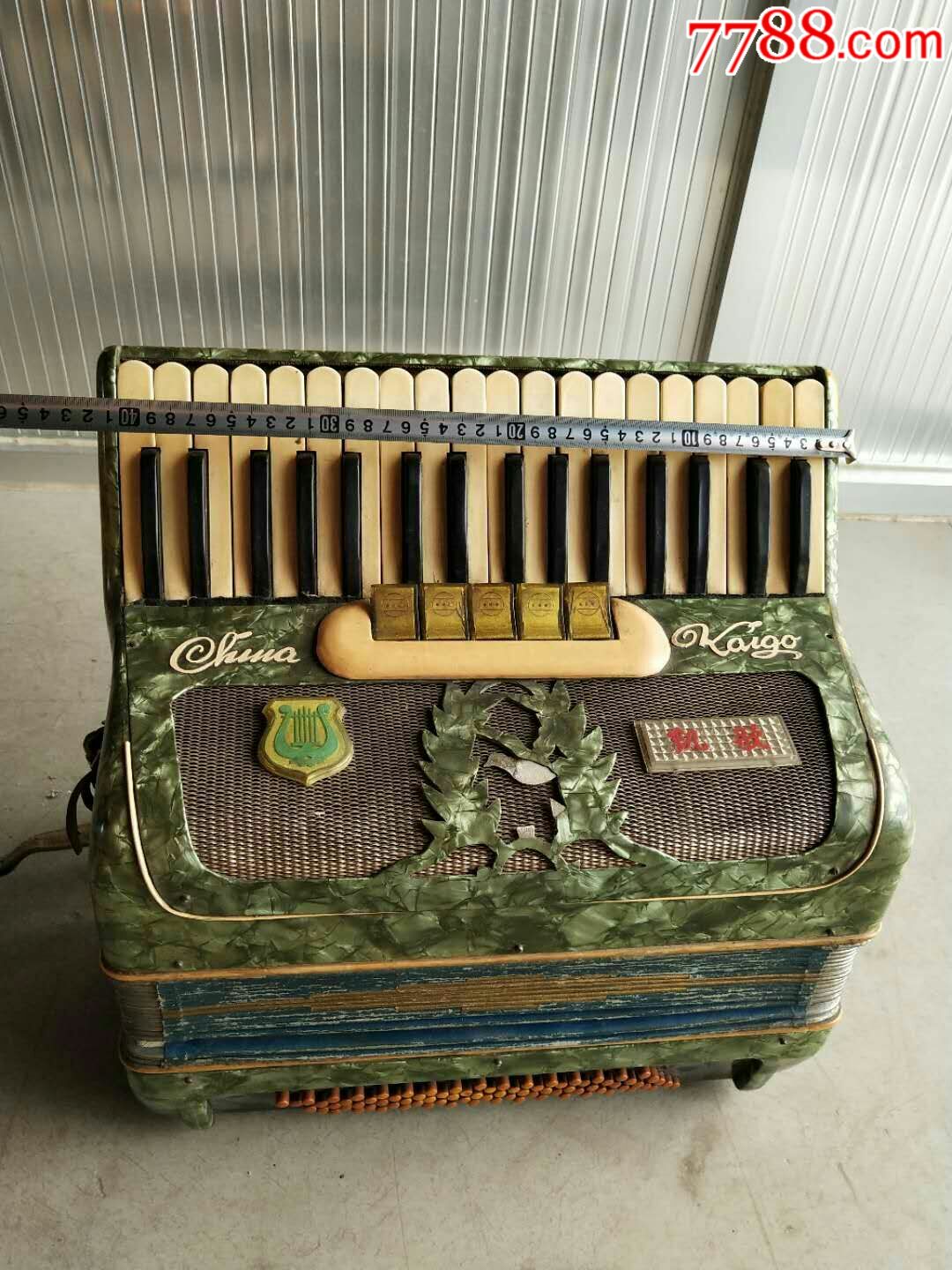 文革时期老手风琴一把,保存完整,正常使用!