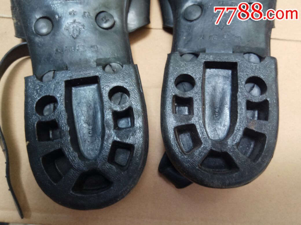 库存八十年代塑料凉鞋,红叶牌,天津三塑