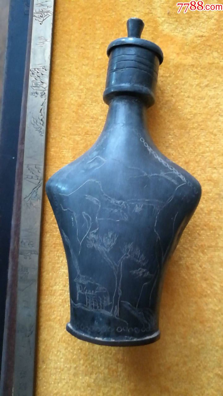清末民国山水双面工锡制倒流瓶