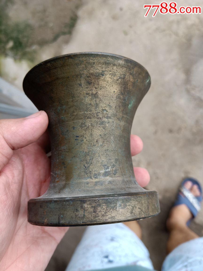 铜笔筒