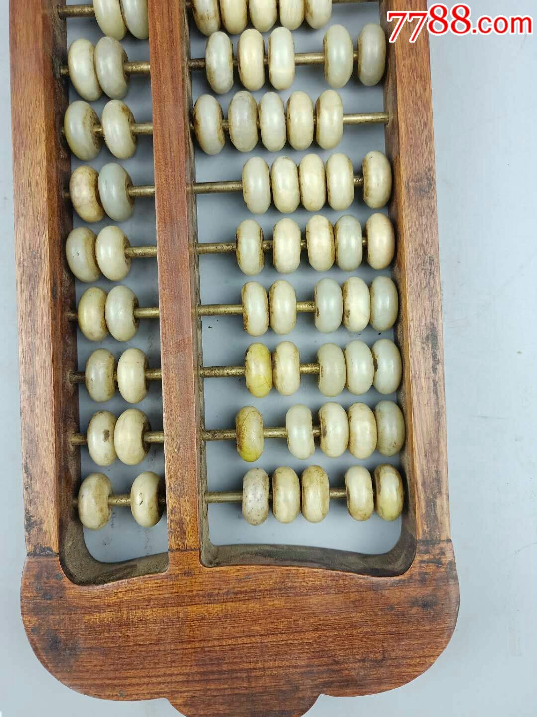 民国时期的红木玉石珠老算盘,做工精细,包浆浑厚,用料考究,保存完整.