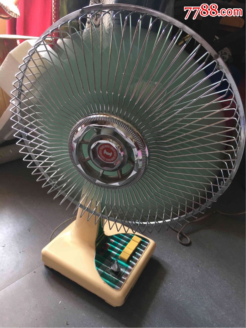 80年代摇头台扇蝙蝠牌原箱二手旧货怀旧收藏影视道具