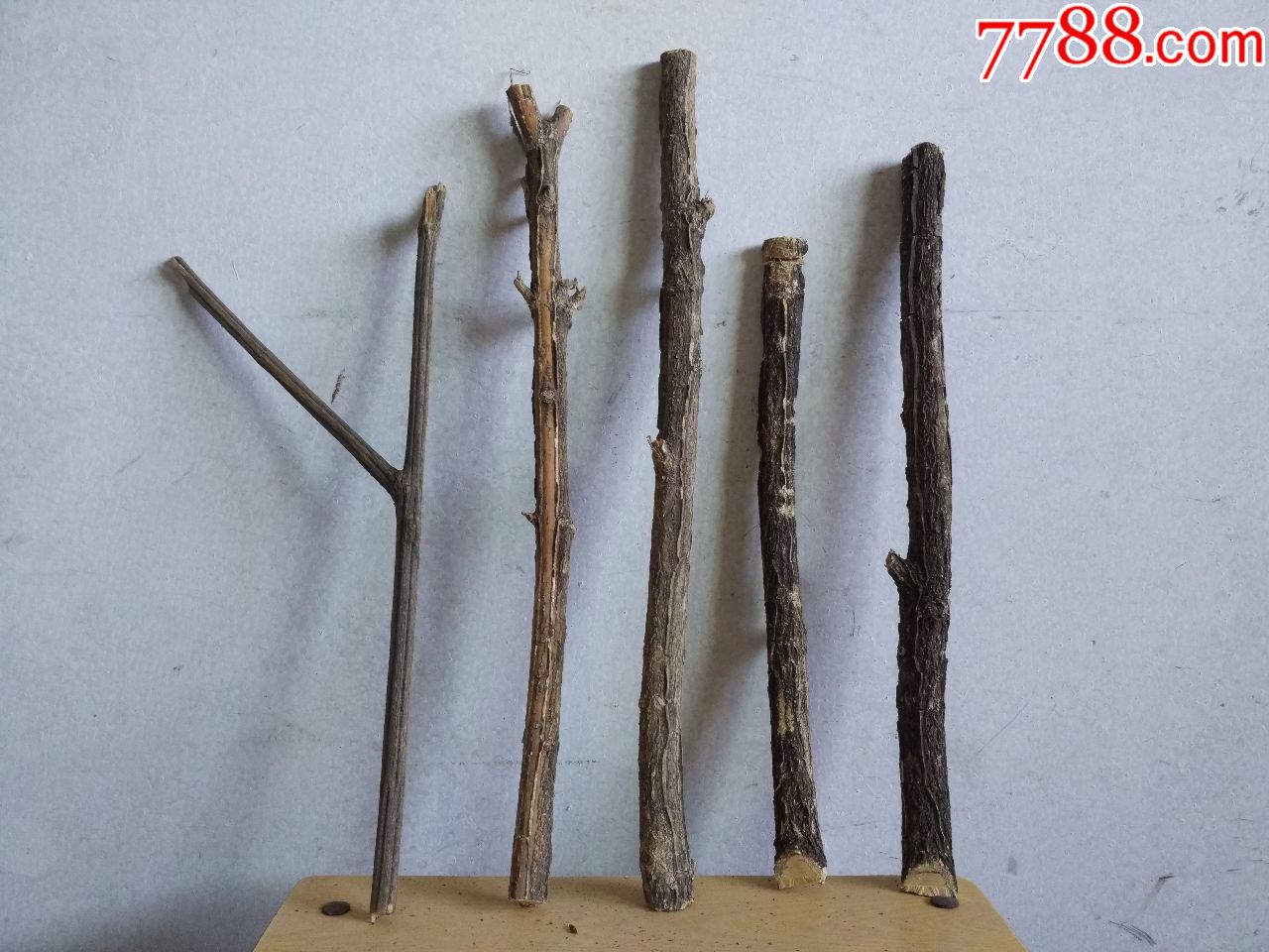 最新进货太行山"鬼见愁"木(第三组8根,每根5元,还剩4根)