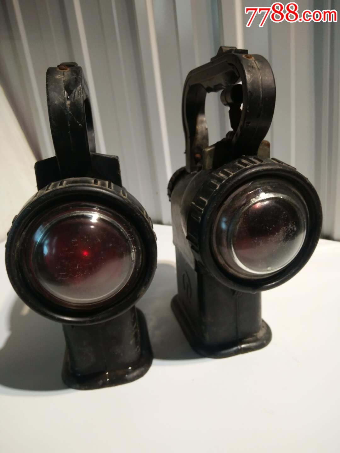 火车信号专用灯一对保存完整