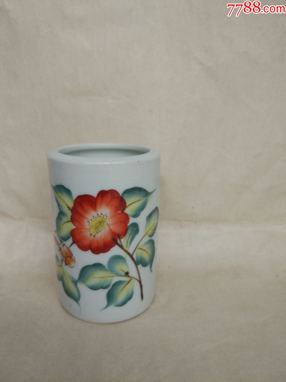 民国手绘花鸟笔筒