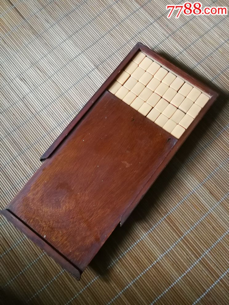 民国老塑料麻将(144张全,加4张白搭)