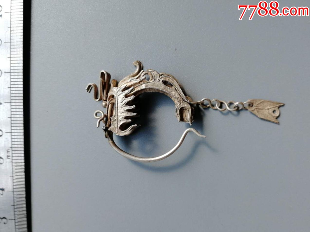 清代龙形银耳环一只,工艺漂亮